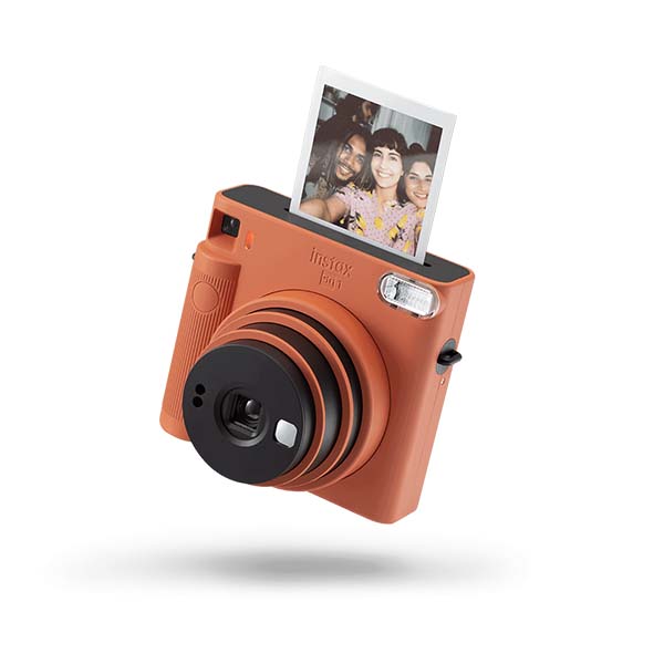 دوربین عکاسی چاپ سریع فوجی‌فیلم مدل Instax SQUARE SQ1 Fujifilm Instax SQUARE SQ1 Terracotta Orange Instant Camera
