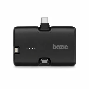 نمای روبه‌روی پاوربانک مگ‌سیف بازیک با کانکتورهای USB-C و لایتنینگ، مجهز به شارژ بی‌سیم مغناطیسی، نشانگر LED و طراحی جمع‌وجور مناسب آیفون و اپل واچ