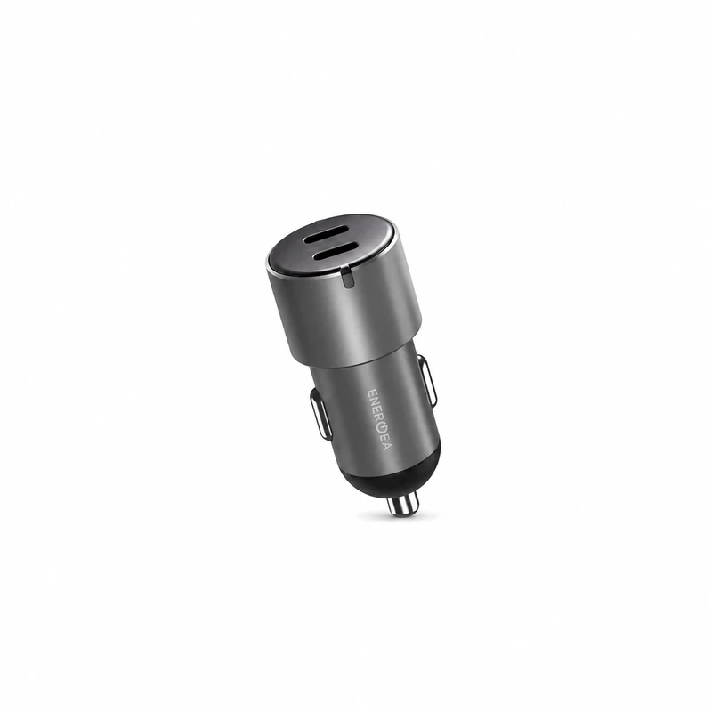 نمای زاویه‌دار شارژر فندکی انرجیا رنگ گان‌متال با دو درگاه USB-C