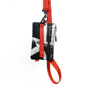 کیف کلاچ مشکی SKINARMA COMET با بند قرمز قابل تنظیم