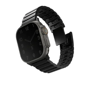 نمای زاویه‌دار بند مشکی UNIQ Strova Mag با قفل باز برای Apple Watch سایز 44، 45، 46 و 49 میلی‌متر