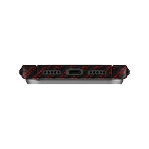 نمای زیر قاب UNIQ Keva Edge Rust Orange برای iPhone 17 Pro Max با بافت مشکی و قرمز طرح الیاف، برش دقیق درگاه USB-C و محل خروجی اسپیکرها