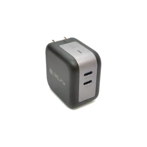 نمای زاویه‌دار پورت‌های USB-C شارژر دیواری Delfy Elektra 45W مشکی